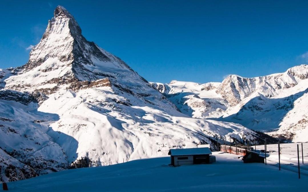 Homey Apartment In The Heart Of Cervinia เบรยล์-แชร์วิเนีย ภายนอก รูปภาพ