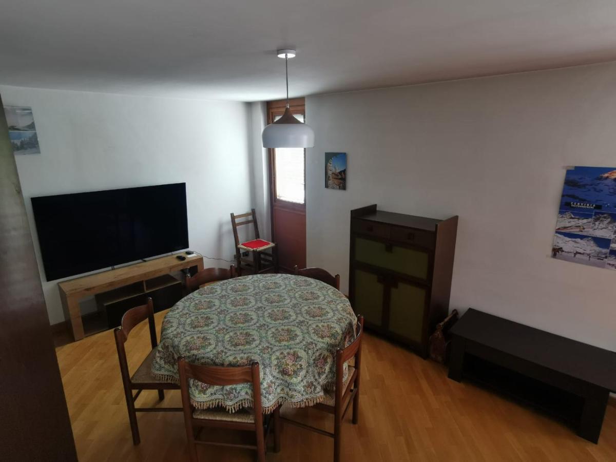 Homey Apartment In The Heart Of Cervinia เบรยล์-แชร์วิเนีย ภายนอก รูปภาพ