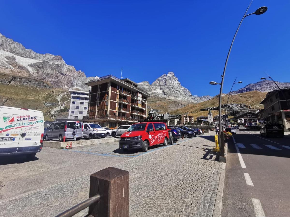Homey Apartment In The Heart Of Cervinia เบรยล์-แชร์วิเนีย ภายนอก รูปภาพ