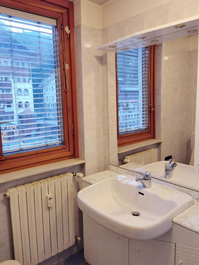 Homey Apartment In The Heart Of Cervinia เบรยล์-แชร์วิเนีย ภายนอก รูปภาพ
